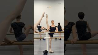 Her extensions 😱🔥 #ballet #ballerina #dance #dancer #flexibility