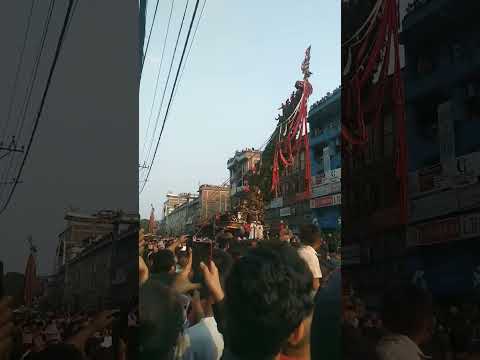 Chariot pulled from yeeti tol to jawalakhel.#jatra #shorts#chariot#shrissvlog#newariculture