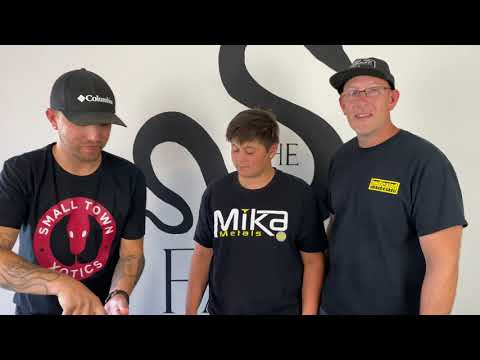 Giveaway update and cutting pied ball python eggs!!