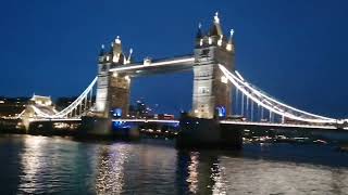 LONDON BRIDGE EVENING TIME 18:44 Saturday 17th December 2022