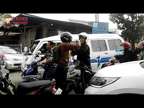 Pengendara Indonesia YANG GA PUNYA OTAK !   RIBUT DI JALAN