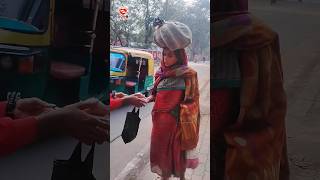 Helpless people food helping ❤️ #trendingshorts #humanity #poor_helping #helpvideo #social_work