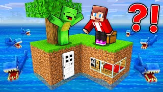 Mikey and JJ Survive on a Sea Block in Minecraft (Maizen)