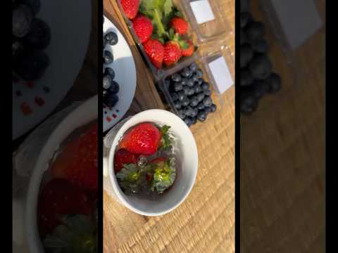Winter antioxidant #strawberry #blueberry #winterspecial #wintervibes  #wintercherry