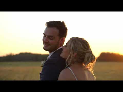Hannah and Nick had a beautiful wedding in their parents' house.
