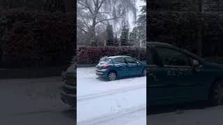 First Snow in UK 🇬🇧 #studentsinuk #guide #uklife  #studying #study #studyinuk #ukexperience