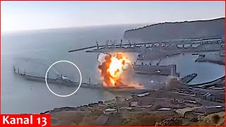 Moment of attack: Ukrainian naval drones struck Tuapse port in Novorossiysk - Strong blast occurs