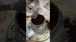 How to make traditional Italian coffee ☕️ using a Moka 🇮🇹