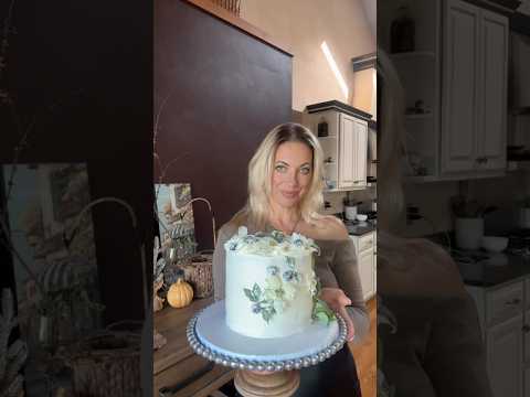 Just look at that cut! #cakedecorate #cakefilling