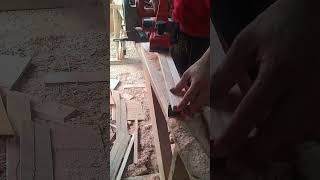 For more precise results, split it from top to bottom #woodworking #carpenter #woodscraft