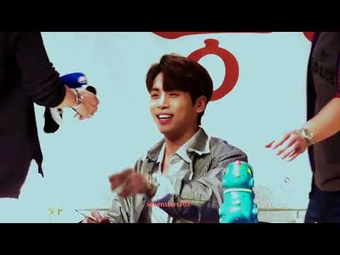 SHINee Jonghyun Fanmeet - Surprised Dino Gift