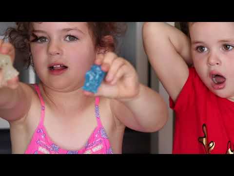 KIDS VLOGMAS DAY 12: Ooshies advent calendar