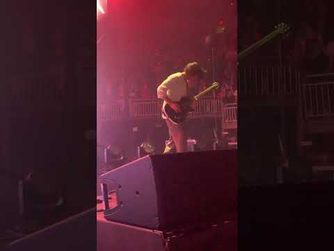 Proof that Blaine’s still a LEGEND even without his glasses#philwickham #brandonlake#electricguitar