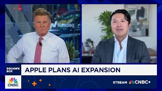 Apple still has a lot of ways to deliver a premium AI experience, says T. Rowe Price's Tony Wang
