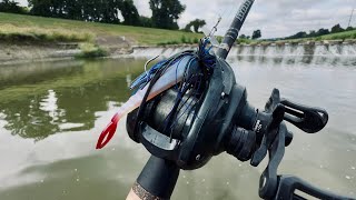 MICRO BLADED JIGS Catch CITY BASS in the MUD! |Fort Worth BFS|