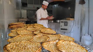 Baking bread/Amazing bakery work in Iran/Baking traditional bread