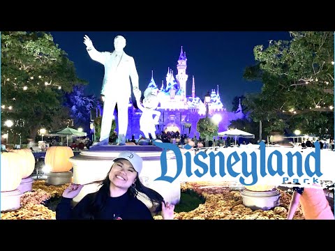 DISNEYLAND Halloween Vacation Day 1: Meeting Darth Vader, Carnation Cafe, more..