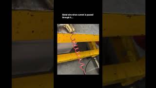 ElectricCurrent #WireHeating #PhysicsInAction #OhmsLaw #RealLifeScience #ElectricityDemo