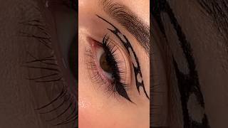 Graphic Eyeliner Tutorial 🖤