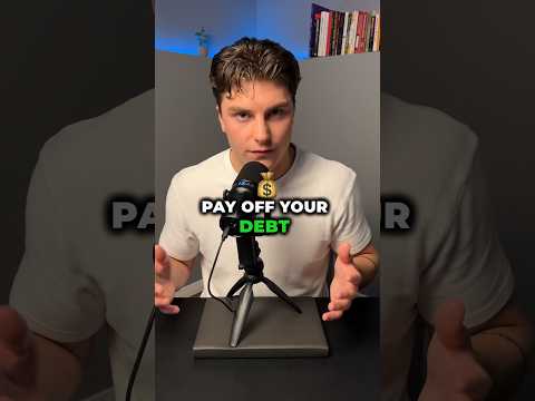 Should you pay off debt before investing?🧐 #investing #investingsimplified #finance #stock