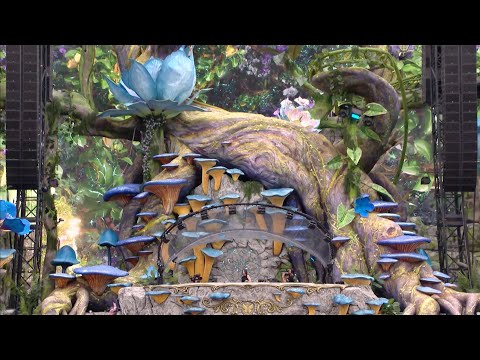 Sara Landry & Mike Dean - Spiritual Driveby [Live at Tomorrowland 2024]