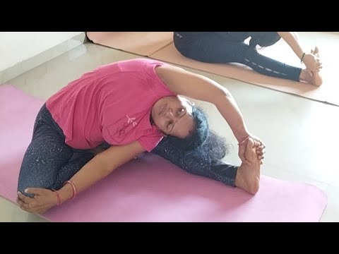 Yoga Streching forward bend And strength core💪🔥 muscles.#hamstringstretch  #yogagirl #coreworkout