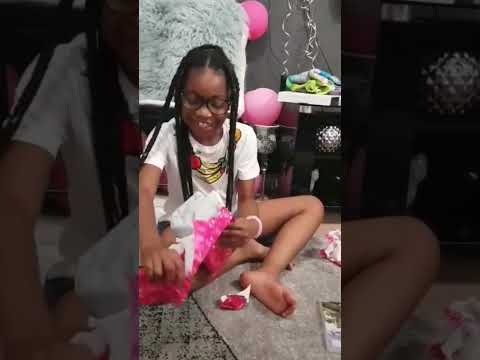 Tb to opening some of my gifts on my 8th b day 🎂hmm I wonder what I'll get on my 9th #bday♡#SISI B♡☆