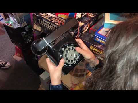6 Year Old tries to figure out a rotary phone