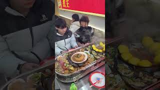 Half of the trip to Kaifeng is a beautiful Song style scenery, and half is a seafood feast!