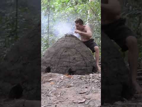 Primitive Charcoal Making – No Tools, No Talk #survival #primative #forest #bushcraft #cooking