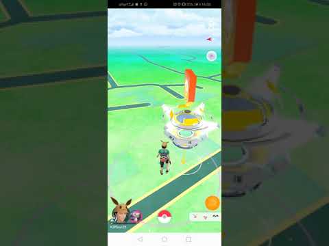 Battling and catching shinx in Pokémon Go