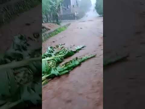 Kondisi #banjir_bandang di perumahan warga gisting Tanggamus