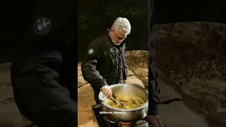 பிரியாணி சமைத்து கொடுத்த நடிகர் அஜித்குமார் 🥵🔥 latest video 😎🔥 #Ajith #AjithKumar #vidaaMuyarchi