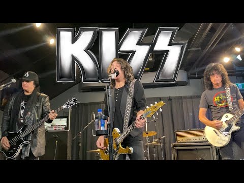 KISS - End Of The Road Tour - Sound Check - Plaster Caster & Hotter Than Hell - Saskatoon, SK Nov 13