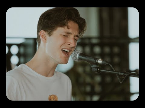 Henry Moodie performs 'drunk text' live at The Tower Tapes