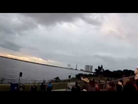 Orion EFT-1 Launch from the Saturn V Center!
