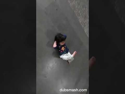 Cute baby copy Salman khan song jag ghoomeya.