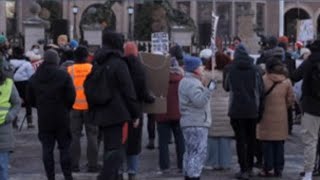 Hundreds protest at MN Governor's mansion