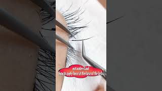 Beginner artists how to make lash extensions more secure.#eyelashextensions #lashextensions