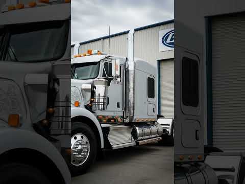 Polished silver Kenworth — chrome grille, classic style, perfect shine! 😍 #truck #kenworth