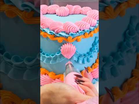 Vintage heart cake tutorial is live✨ #cake #cakes #cakedecorating #caketutorial #bakery #cakedesign