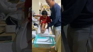 sultan ditimbang pakai timbangan bayi karena belum bisa berdiri