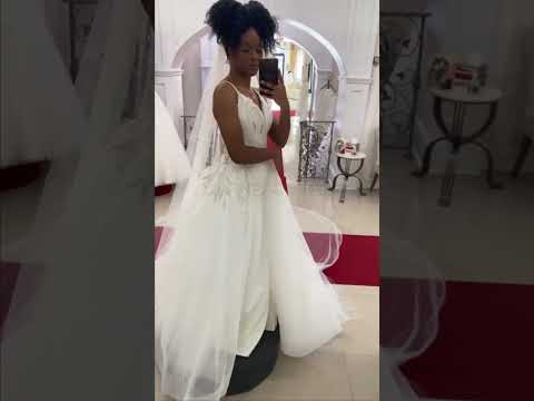 MY DREAM WEDDING DRESS! Trying it on for the 1st vs. Wearing it on my Wedding Day 👰🏽‍♀️