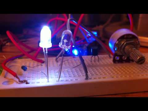 Fade 2 leds w/ pontentiometer Arduino Uno