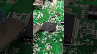 How to Desolder a Chip Using Only a Wire #Shorts
