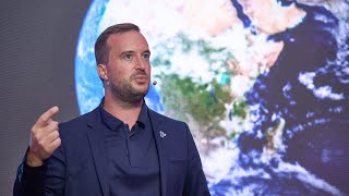 Impulsando la IA en el entorno profesional moderno | Daniel Strode en WORKTECH Lima 2025