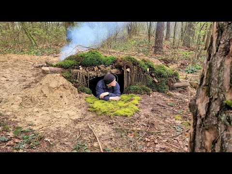 Cozy and Warm House Underground with / Bushcraft / dugout shelter