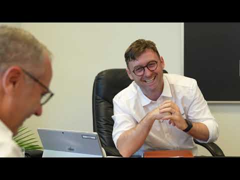 F1 Ceo Stefeno Domenicali meets "Stefeno Domenicali"! LOL