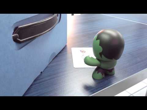 Oculus Rift DK2: The Fantabulous Unboxing Adventures of Mini Hulk