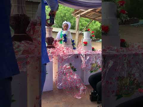 presentation of cake